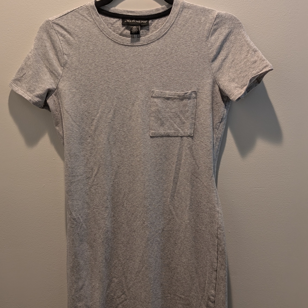 A Pea in the Pod Striped Gray T-Shirt Dress (maternity)